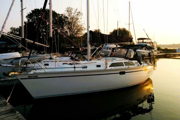 Aquila 34ft Hunter Yacht For Sale