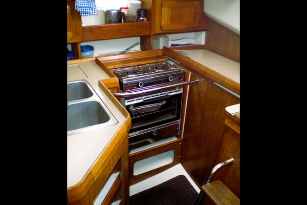 Aquila 34ft Hunter Yacht For Sale