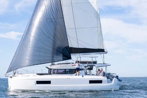 Lagoon43CatamaranOnOrder 43ft Lagoon Yacht For Sale