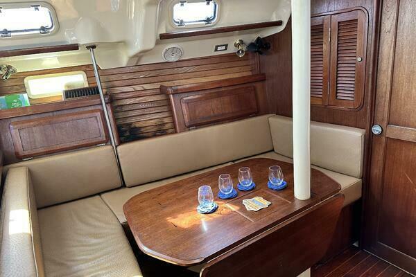 37ft Hunter Yacht For Sale
