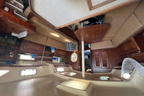 37ft Hunter Yacht For Sale