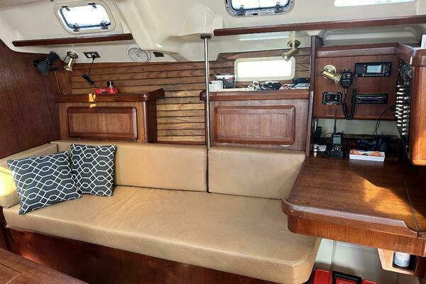 37ft Hunter Yacht For Sale