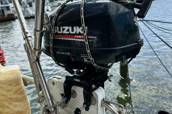 37ft Hunter Yacht For Sale