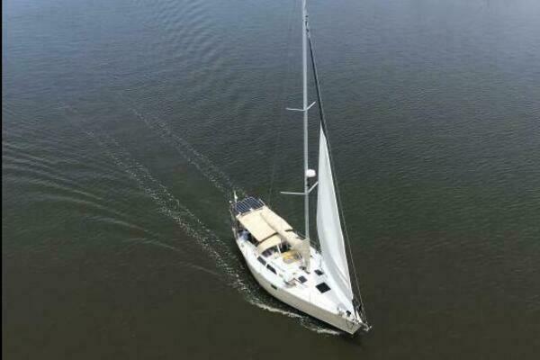 37ft Hunter Yacht For Sale