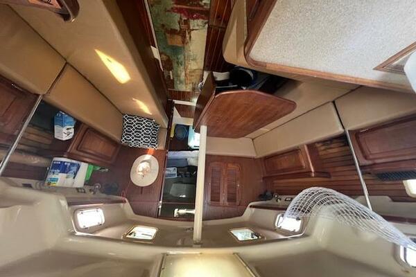 37ft Hunter Yacht For Sale