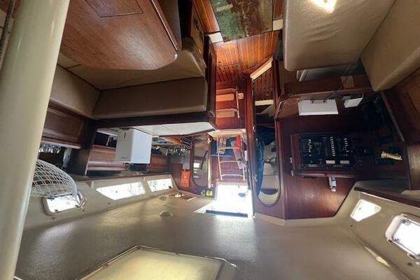 37ft Hunter Yacht For Sale