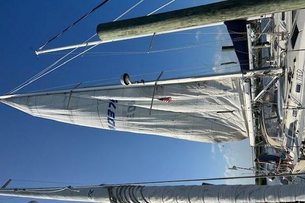 37ft Hunter Yacht For Sale