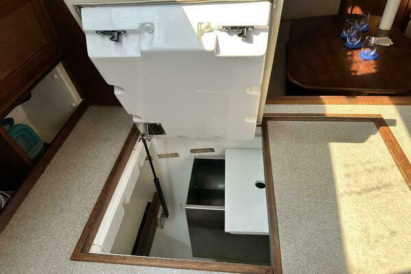 37ft Hunter Yacht For Sale