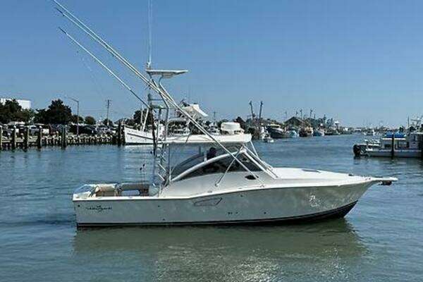 Photo of the 2004 Albemarle 320 Express Fisherman "Dirty's Girl "