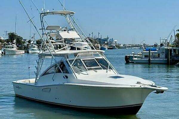 Photo of the 2004 Albemarle 320 Express Fisherman "Dirty's Girl "