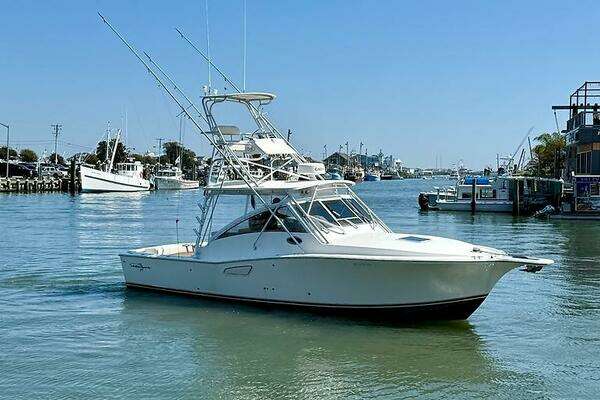 Photo of the 2004 Albemarle 320 Express Fisherman "Dirty's Girl "