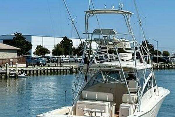 Photo of the 2004 Albemarle 320 Express Fisherman "Dirty's Girl "