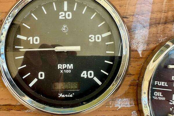 Photo of the 2004 Albemarle 320 Express Fisherman "Dirty's Girl "