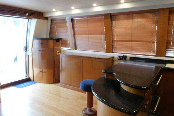 Photo of the 2002 Carver 570 Voyager Pilothouse "Waterdog"