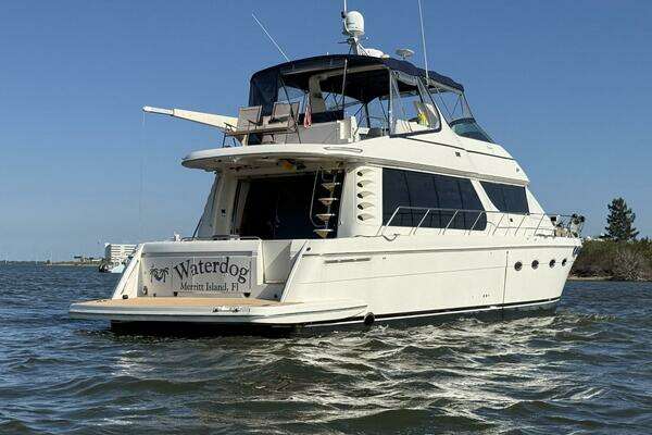 Photo of the 2002 Carver 570 Voyager Pilothouse "Waterdog"