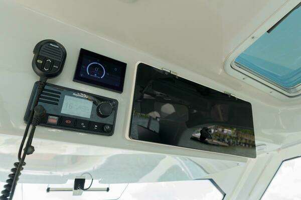 2022 Boston Whaler 38