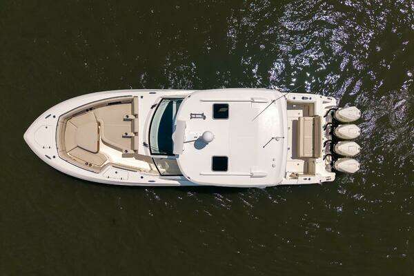 2022 Boston Whaler 38