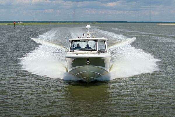 2022 Boston Whaler 38