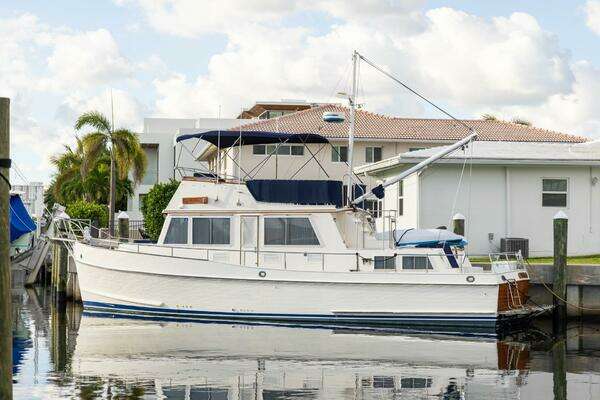 Moonshadow 42ft Grand Banks Yacht For Sale
