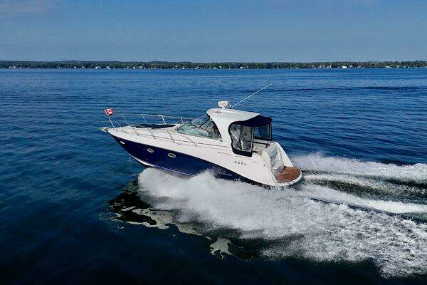36-ft-Rinker-2009-360 Express Cruiser-Escape-Lefroy Ontario Canada yacht for sale
