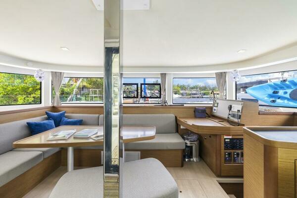 Benedetto 42ft Lagoon Yacht For Sale