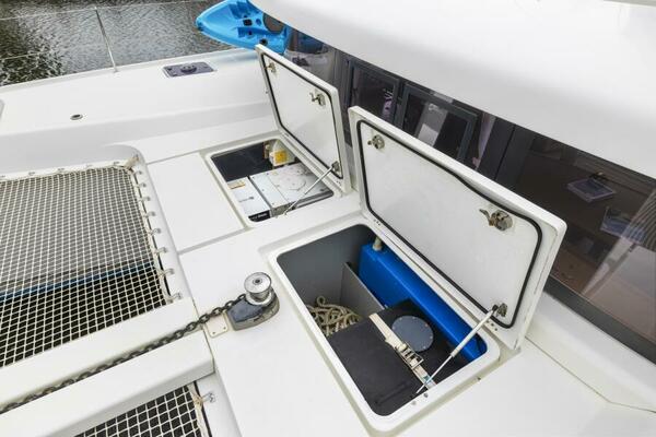 Benedetto 42ft Lagoon Yacht For Sale