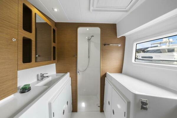 Benedetto 42ft Lagoon Yacht For Sale