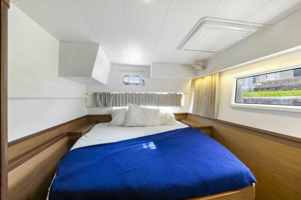 Benedetto 42ft Lagoon Yacht For Sale