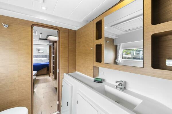 Benedetto 42ft Lagoon Yacht For Sale