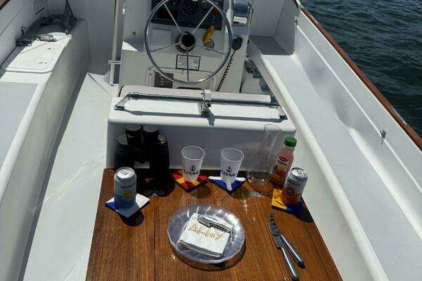 Photo of the 1996 Oldport Marine Oldport Marine 26 "Kaymar "