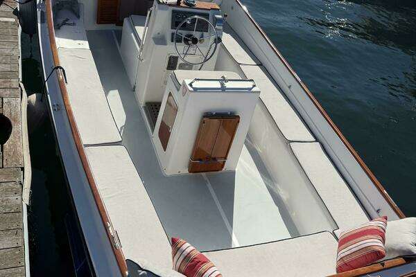 Photo of the 1996 Oldport Marine Oldport Marine 26 "Kaymar "