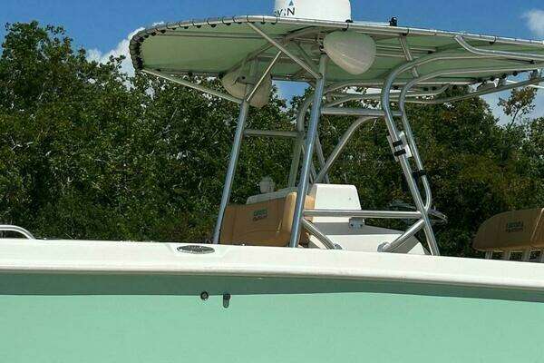 Photo of the 2001 Carrera Boats 