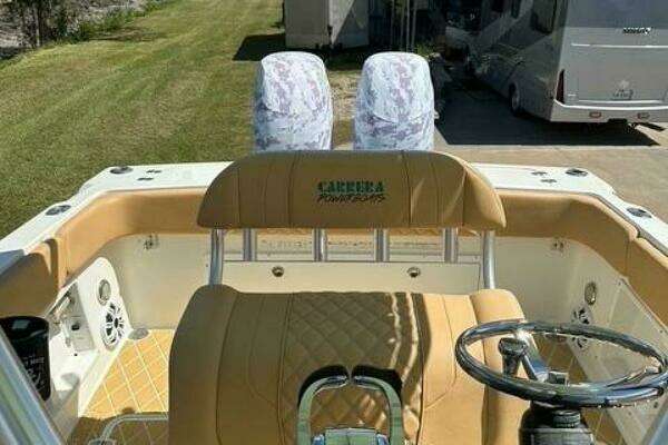 Photo of the 2001 Carrera Boats 