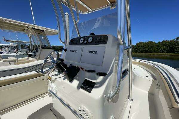 Photo of the 2017 Pioneer 222 Islander