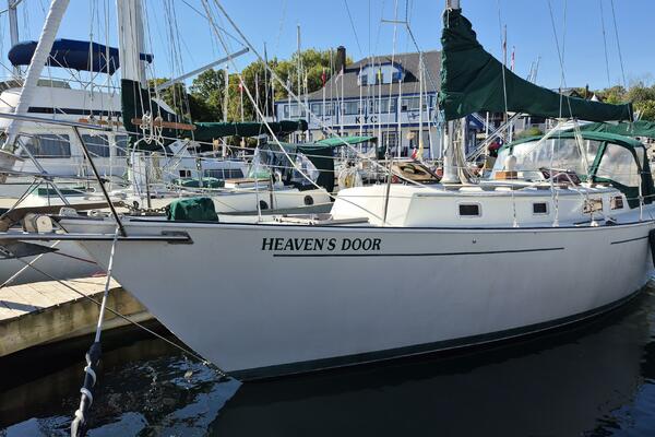 Heaven s Door 35ft Niagara Yacht For Sale
