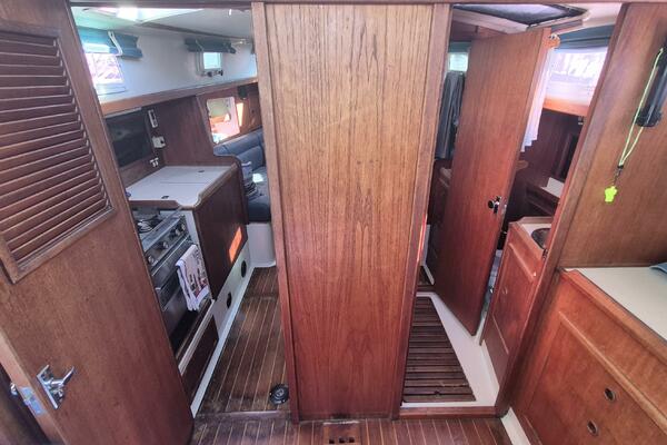 Heaven s Door 35ft Niagara Yacht For Sale