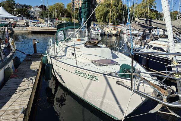 Heaven s Door 35ft Niagara Yacht For Sale