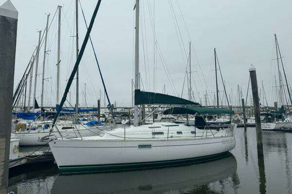 Photo of the 1999 Beneteau Oceanis 321 "Valkyrie"