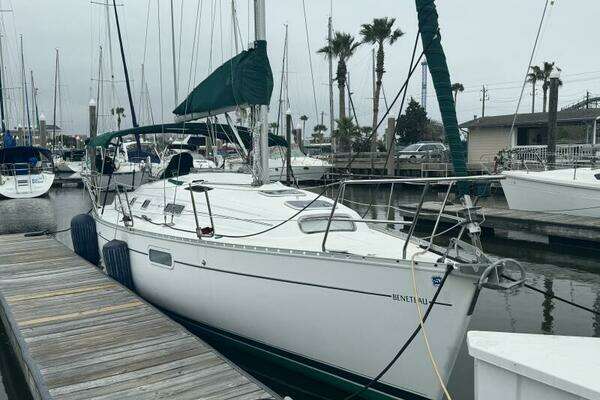 Photo of the 1999 Beneteau Oceanis 321 "Valkyrie"