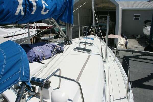 Photo of the 1998 Beneteau 463 "XTC"