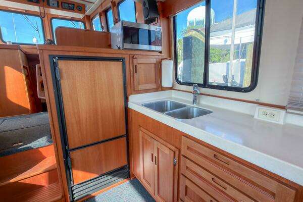 Nordic Tugs 37 Yacht For Sale