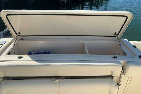 Grady-White Express 370 Yacht For Sale