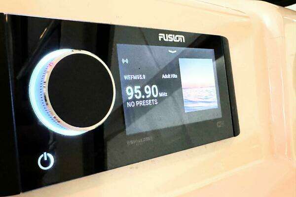 Sea Ray 52 Sedan Bridge Yacht For Sale