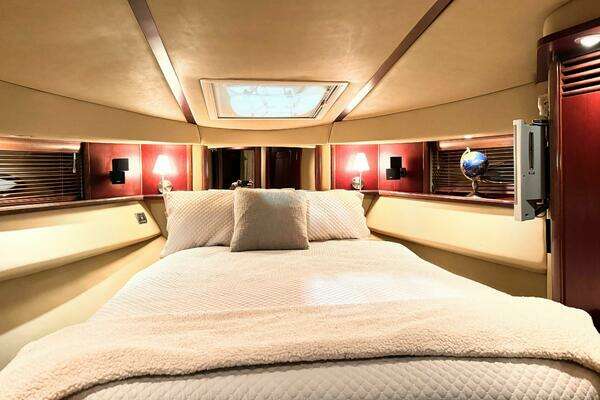 Sea Ray 52 Sedan Bridge Yacht For Sale