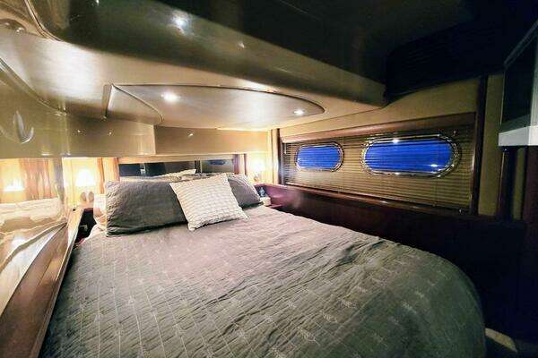 Sea Ray 52 Sedan Bridge Yacht For Sale