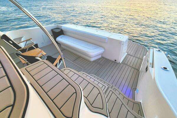 Sea Ray 52 Sedan Bridge Yacht For Sale