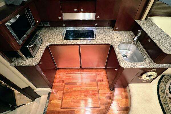 Sea Ray 52 Sedan Bridge Yacht For Sale