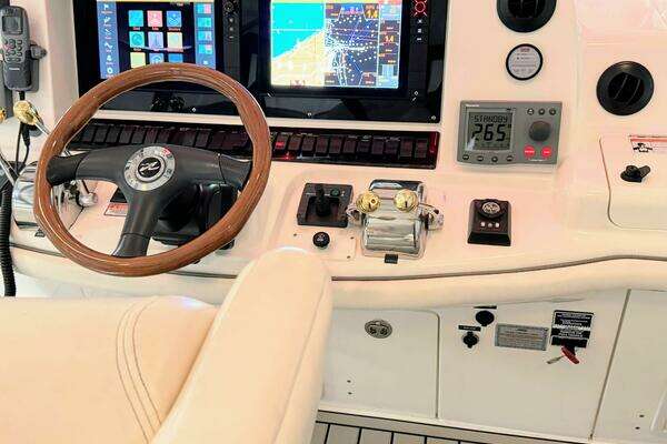 Sea Ray 52 Sedan Bridge Yacht For Sale