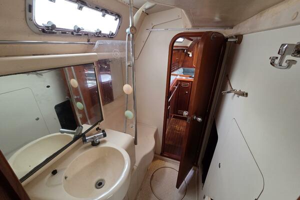 Juels 38ft Moody Yacht For Sale