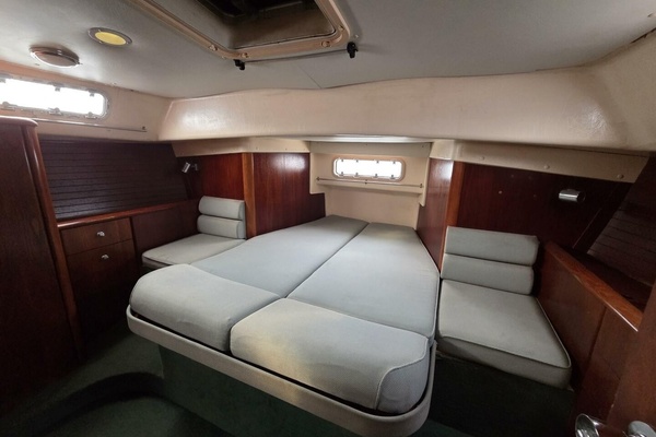 Juels 38ft Moody Yacht For Sale